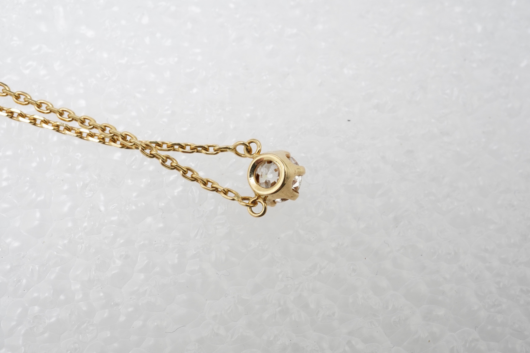A diamond pendant necklace